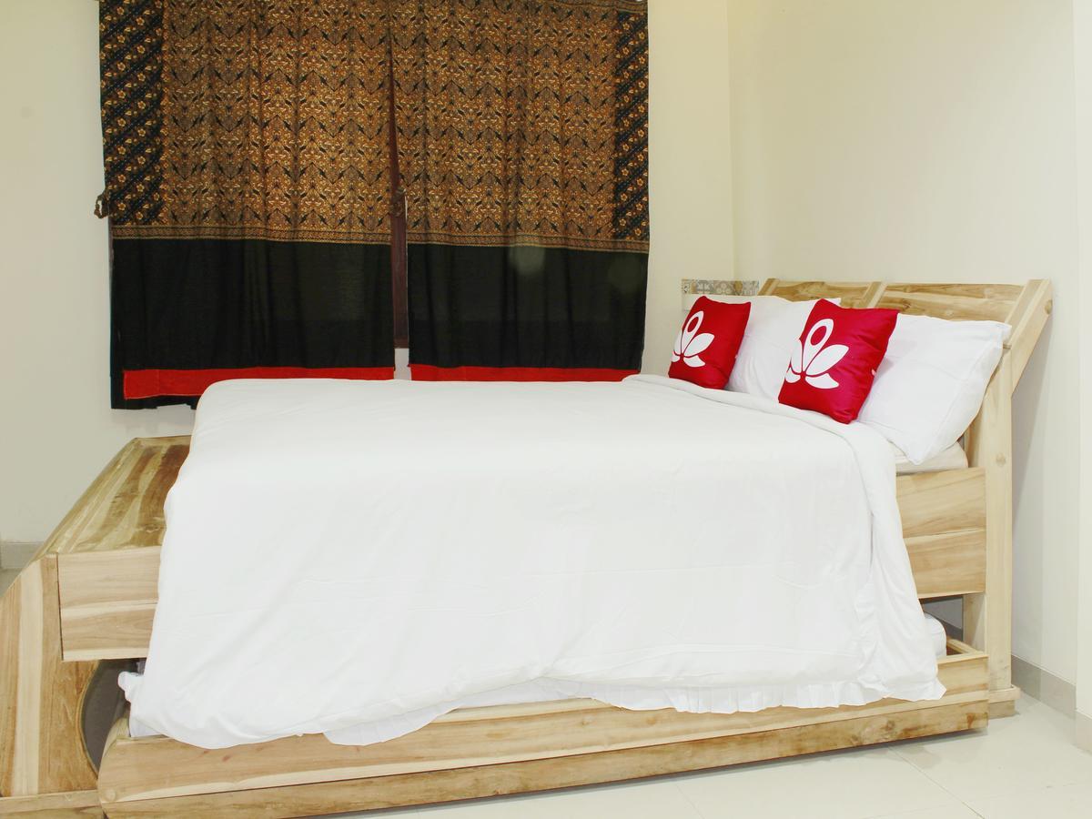 Zen Rooms Cassa Dua Pasteur Bandung Exterior photo