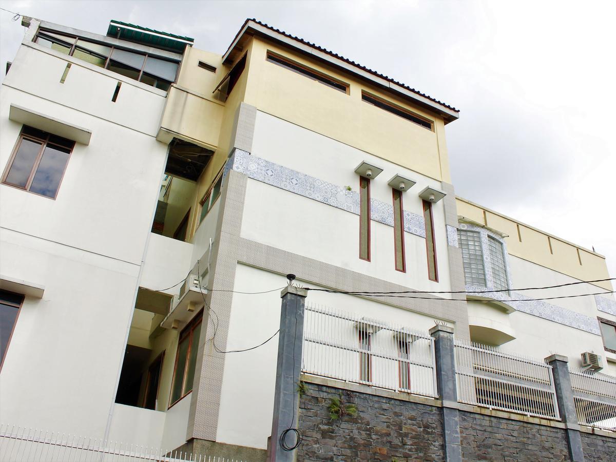 Zen Rooms Cassa Dua Pasteur Bandung Exterior photo