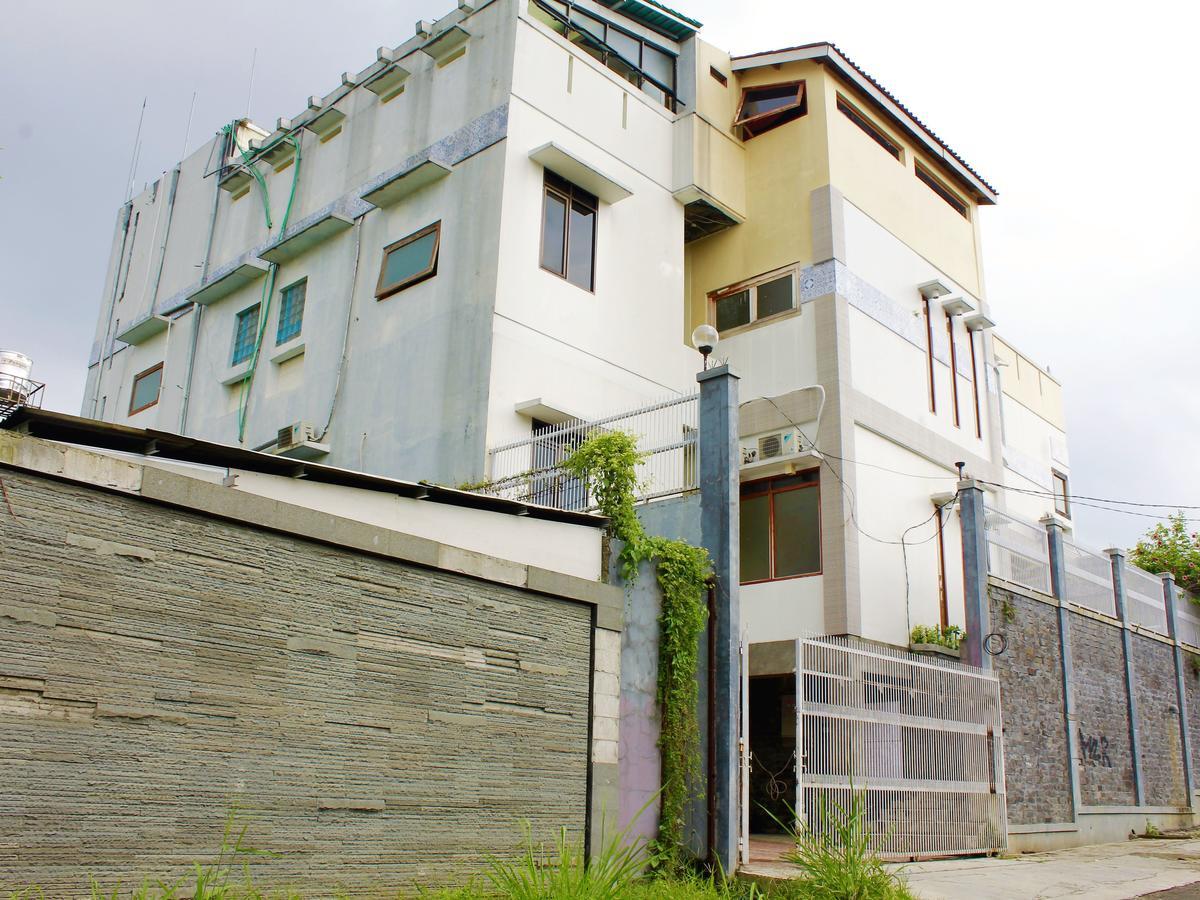Zen Rooms Cassa Dua Pasteur Bandung Exterior photo
